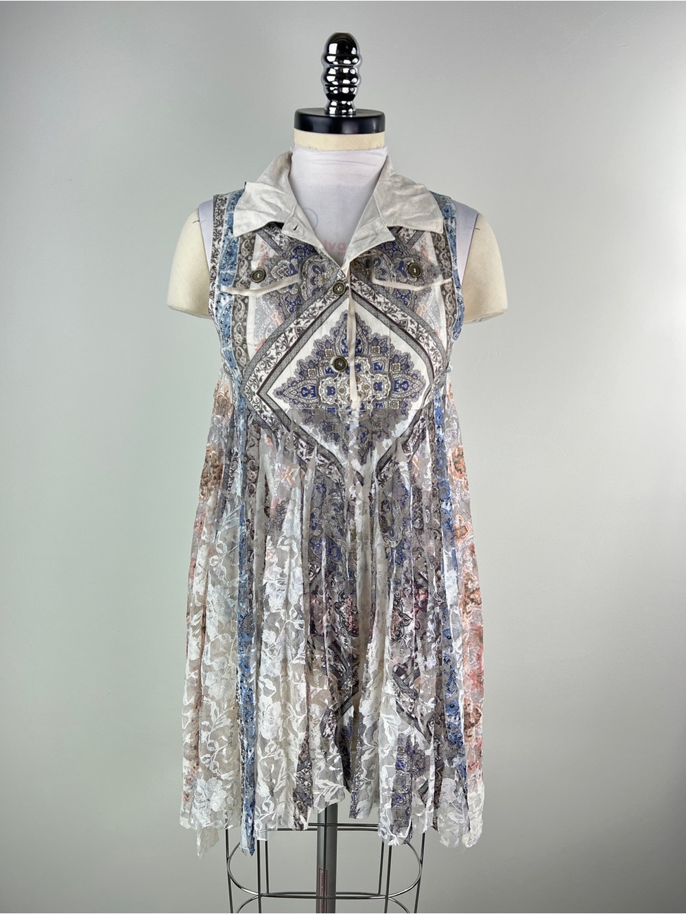 💚 3547. Sleeveless Boho Print Lace Overlay Vest in Cream and Blue